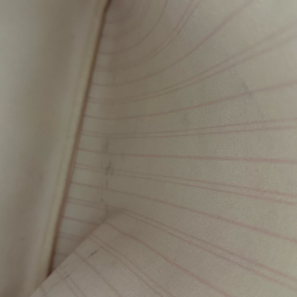 Luis Vuitton tote bag mediam size - Picture 9 of 10